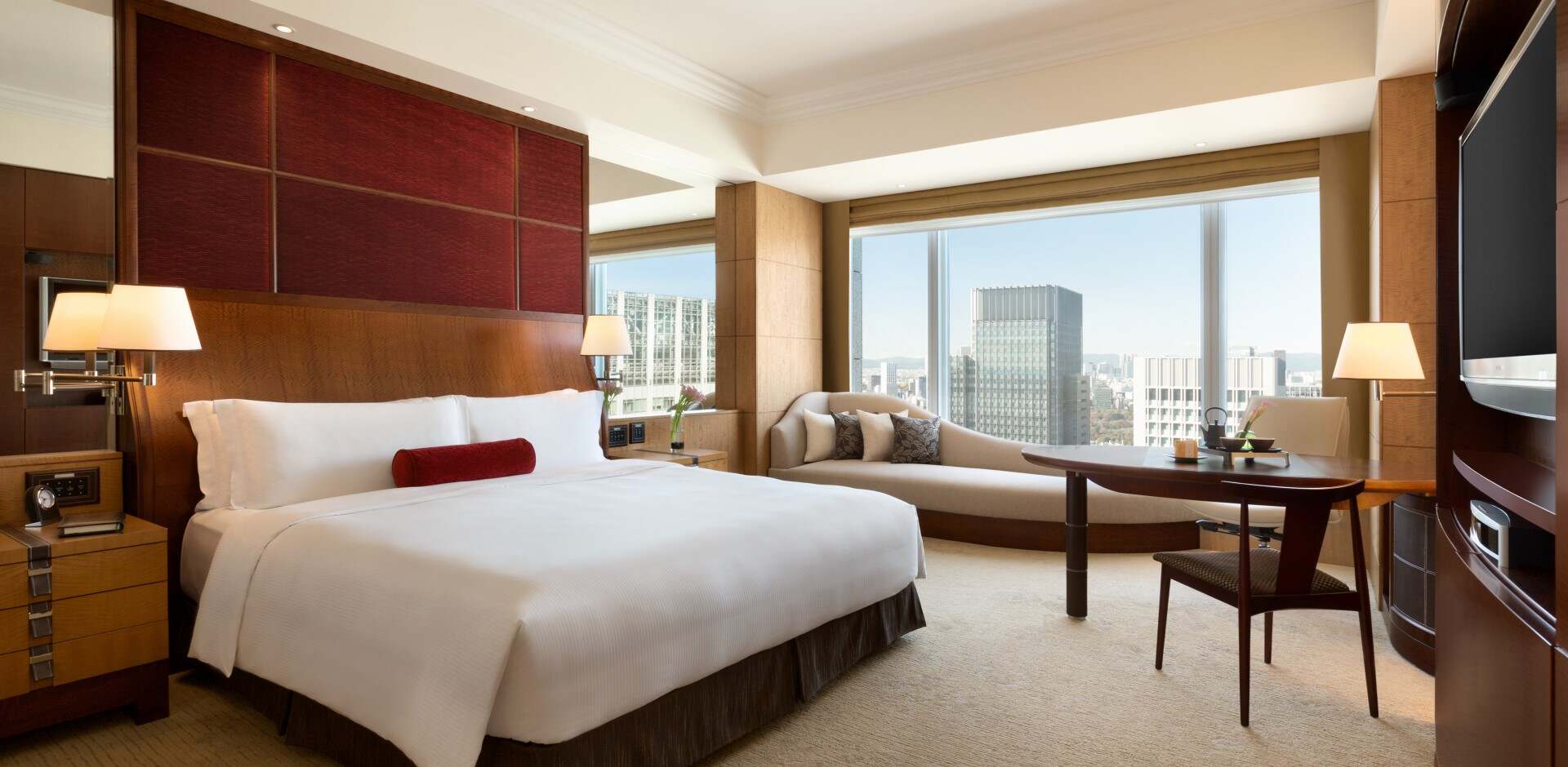 Rooms & Suites